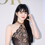 [어케생각해] 이종석→이준혁 이어 女 최초...한소희, 글로벌 팬소통...