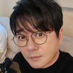 [어케생각해] 신승훈, 깜짝 근황…"<b>생존</b>신고"