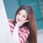 '<b>TV</b> 동물농장' 레드벨벳 크러쉬 조이, 제철 복숭아 비주얼로 화제