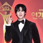 [모두드루와] 안보현, 신민아·김우빈과 한솥밥 먹나 “<b>논의</b> 중”