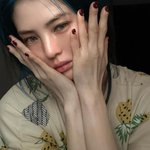 한소희, <b>민낯</b>에 파란 머리+푸른 눈 '파격'..몽환적 퇴폐미