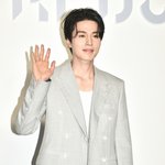 이동욱, 유재석도 반한 <b>댄디</b>가이‥완벽 슈트핏+스윗한 미소에 ‘심쿵