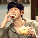 'S급 광고스타' 김수현의 몰락?…2주만에 100만명 날아갔다
