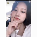 설리의 손목 타투와 <b>밴드</b>