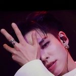 콘에서 '내 귀에 <b>캔디</b>' 말아주는 남돌 실존