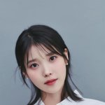 [단독] 아이유, <b>지난해</b> ‘300억’ 받았다