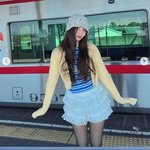 레드벨벳크러쉬 조이, 끝도 없는 다리 길이..봄 요정 비주얼