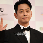 생방송 중 “안타깝다” 한 마디 했다가… <b>테이</b> 라디오 게시판 ‘폭주’