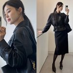 '검사' 한지혜, 여배우의 올블랙 소화법…금빛 Y<b>사</b> 로고가 '반짝'