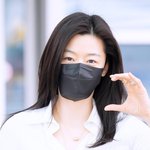 [현장포토] "가려도, 예쁘다"...전지현, <b>불변</b>의 청순