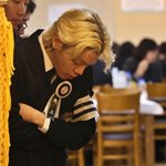 '상주 완장' <b>노엘</b>, 父장제원 빈소서 눈물로 조문객 맞이