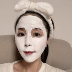 신지, 결혼식 두탕 앞두고 벌써 <b>분주</b>…피부관리 벼락치기