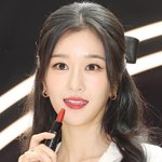 서예지 측 “악의적 <b>비방</b>에 법적 대응...전 스태프 검찰 송치”