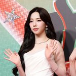 카리나, 심각한 부상 "각막 찢어져..솔직히 아찔했다"