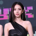 카리나, 뒤늦은 부상 고백 "각막 찢어져, 눈 깜빡이는 일 잦아졌다"