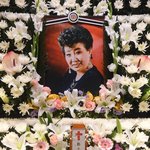 故 <b>현미</b>, 어느새 2주기…영원히 기억될 '국민가수'