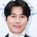 정우성, '혼외자 논란' 후...중국서 포착됐다