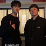 오른쪽도 보통에 비해 <b>만만</b>치 않게 초롱눈인데