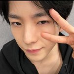 스엠은 <b>연생</b>한테 옷을 뿌리는건가