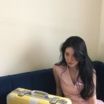 <b>분홍빛</b> 수트 셋업, 신예은 ... 봄과 잘 어울리는 사랑스러운 분위기...