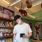 차은우, 현금 꽉 찬 지갑마저 <b>두둑</b>…벚꽃도 피고 얼굴도 폈네