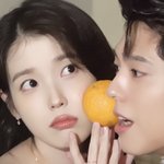 아이유 <b>자</b><b>컨</b>보는데 ㅈㄴ 이쁘다