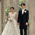 강은비︎변준필, 17년 열애 끝 결혼.."비 덕분에 더 로맨틱"...