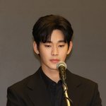 김수현, ‘굿데이’ 단체 녹음에서 완전 실종 통편집 [왓<b>IS</b>]