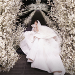 효민 '단 2벌' 드레스 입고 결혼…소녀시대·빅뱅 하객 라인업 화제