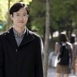 '공연계 <b>미투</b> 1호 배우' 이명행, 8년 만에 복귀 시도…관객들...