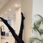 김희선, 물구나무 자세로 뽐낸 <b>S라인</b> 몸매 [스타샷]