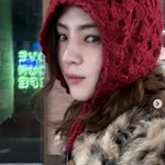 한소희, 레오<b>파드</b> 퍼 입고 강렬 비주얼..예쁘긴 진짜 예뻐