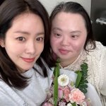 다운증후군 작가 정은혜, 5월 결혼 앞두고..."어느 행복한 순간"