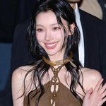 '파리 패션위크' 카리나 쌍둥이 등장, 몸매는 '도플갱어'가 한...