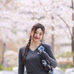 레드벨벳 크러쉬 조이 '벚꽃가루를 날려' [포토]