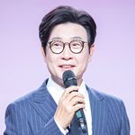 [포토] 김성주, 쇼케이스는 처음 <b>진행</b>