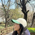 [SCin스타] <b>미소</b> 가득 '이상우' 김소연, 벚꽃 만개 석촌호수...