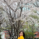 오마이걸 효정, 상큼한 개나리 옷+<b>미소</b>로 봄 기운 전파