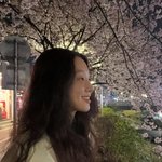  클라스가 다른 곱슬<b>머리</b> 여신···<b>머리끝</b>부터 발끝까지 사랑스러워