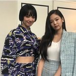 <b>고마츠</b>나나 옆에있으니까 제니 순둥해보인다