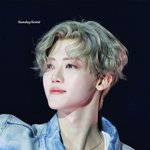 피지컬에 자신감 넘친 금발 볶머 왕자님