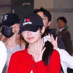 [현장포토] "두근두근, 설렘"...레이, 눈맞춤 <b>손인사</b>