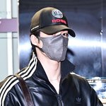 [현장포토] "다 가려도, <b>멋</b>짐"…제노, <b>심</b>쿵 눈맞춤