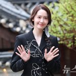 소녀시대 윤아, 촉촉한 <b>봄비</b> 맞으며