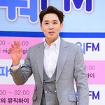 전 '게이설'에 입 열었다 "이특이랑 첫 열애설, <b>입대</b>날 터졌다"