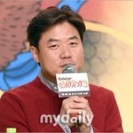 "나영석 <b>PD</b>, 비행기 만취 승객 난동 온몸으로 막았다" 미담...
