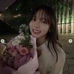 ‘박성광’ <b>이솔</b>이, 암 투병 고백 후에도 밝은 미소..꽃다발에 행복