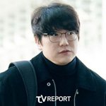 [어케생각해] 성시경, 47번째 생일 자축…특이한 케이크에 반응...