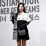 [<b>MD</b>포토] 기은세, '손인사 우아하게'