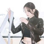 전종서, 살짝 드러낸 개미허리…치마가 헐렁